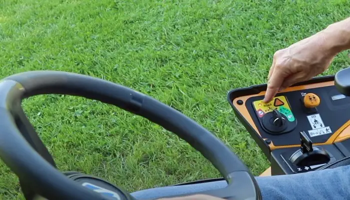 How does the Cub Cadet zero-turn with the steering wheel work